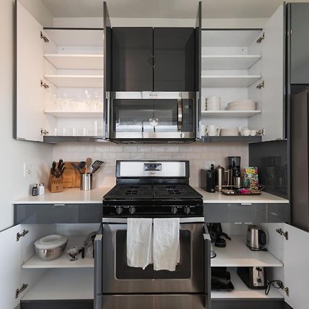 Aurelien Spacious Apartments In The Heart Of Gold Coast Чикаго Екстериор снимка
