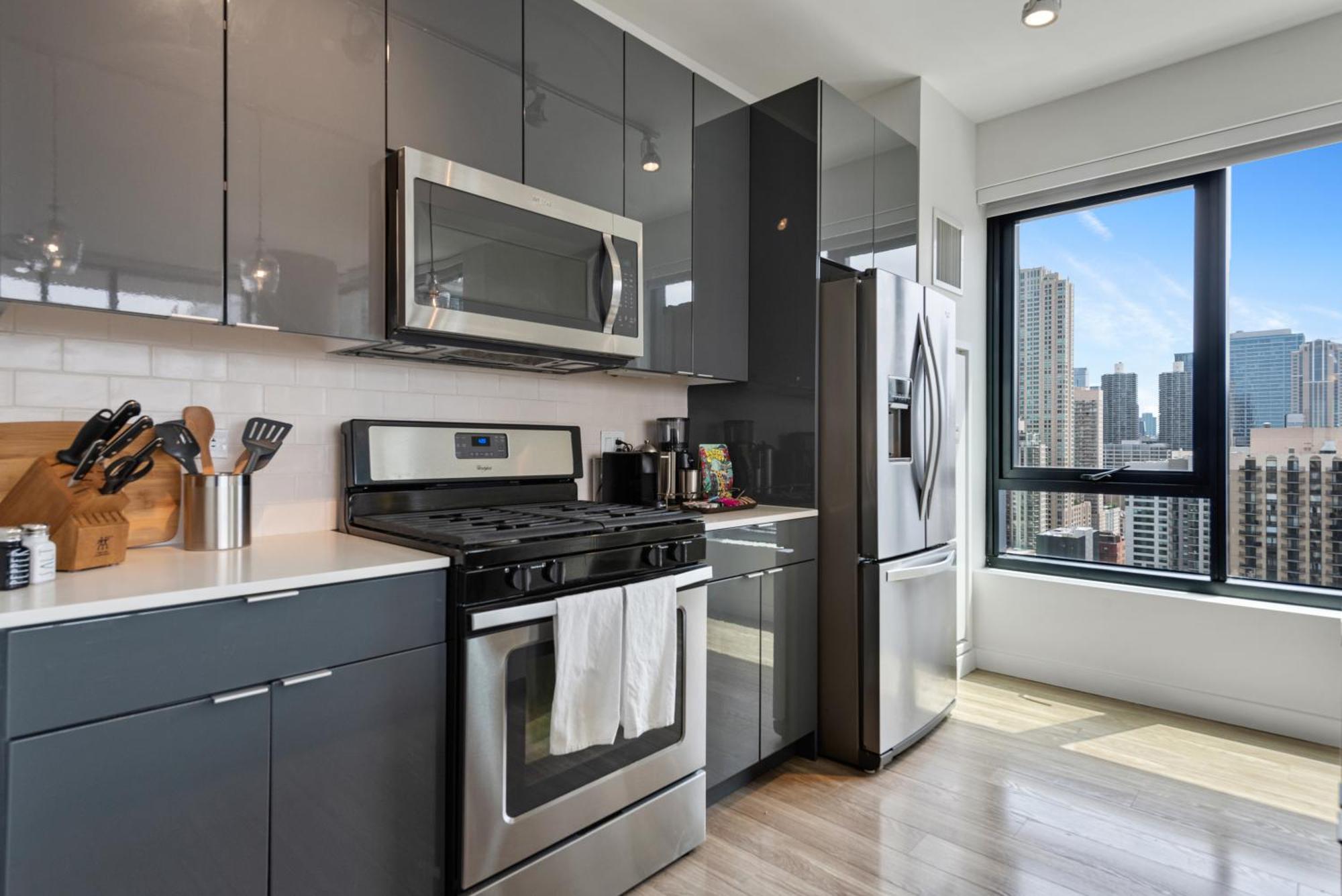 Aurelien Spacious Apartments In The Heart Of Gold Coast Чикаго Екстериор снимка
