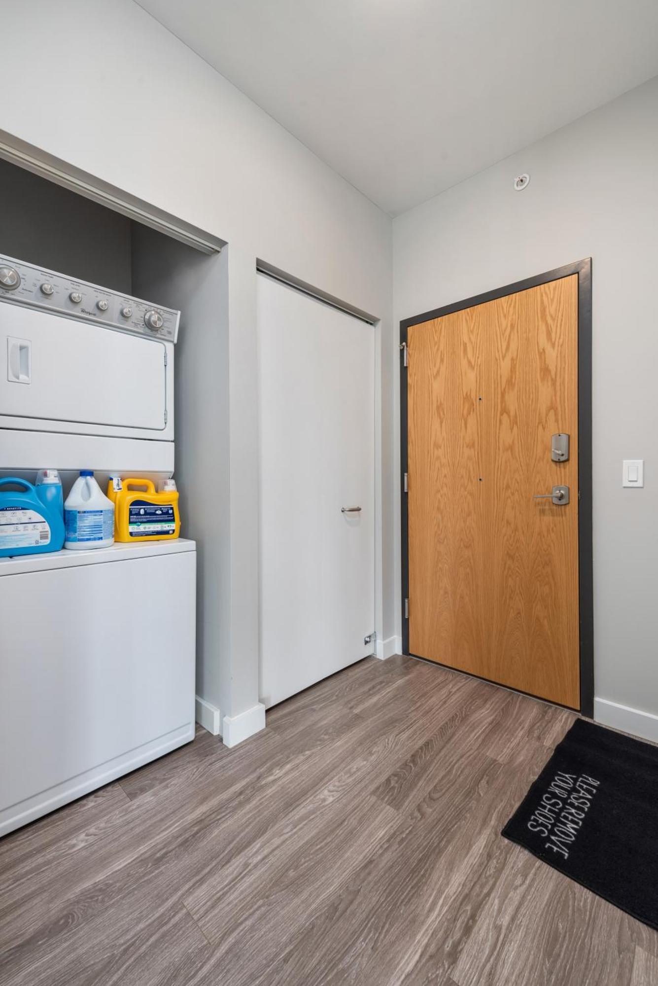 Aurelien Spacious Apartments In The Heart Of Gold Coast Чикаго Екстериор снимка