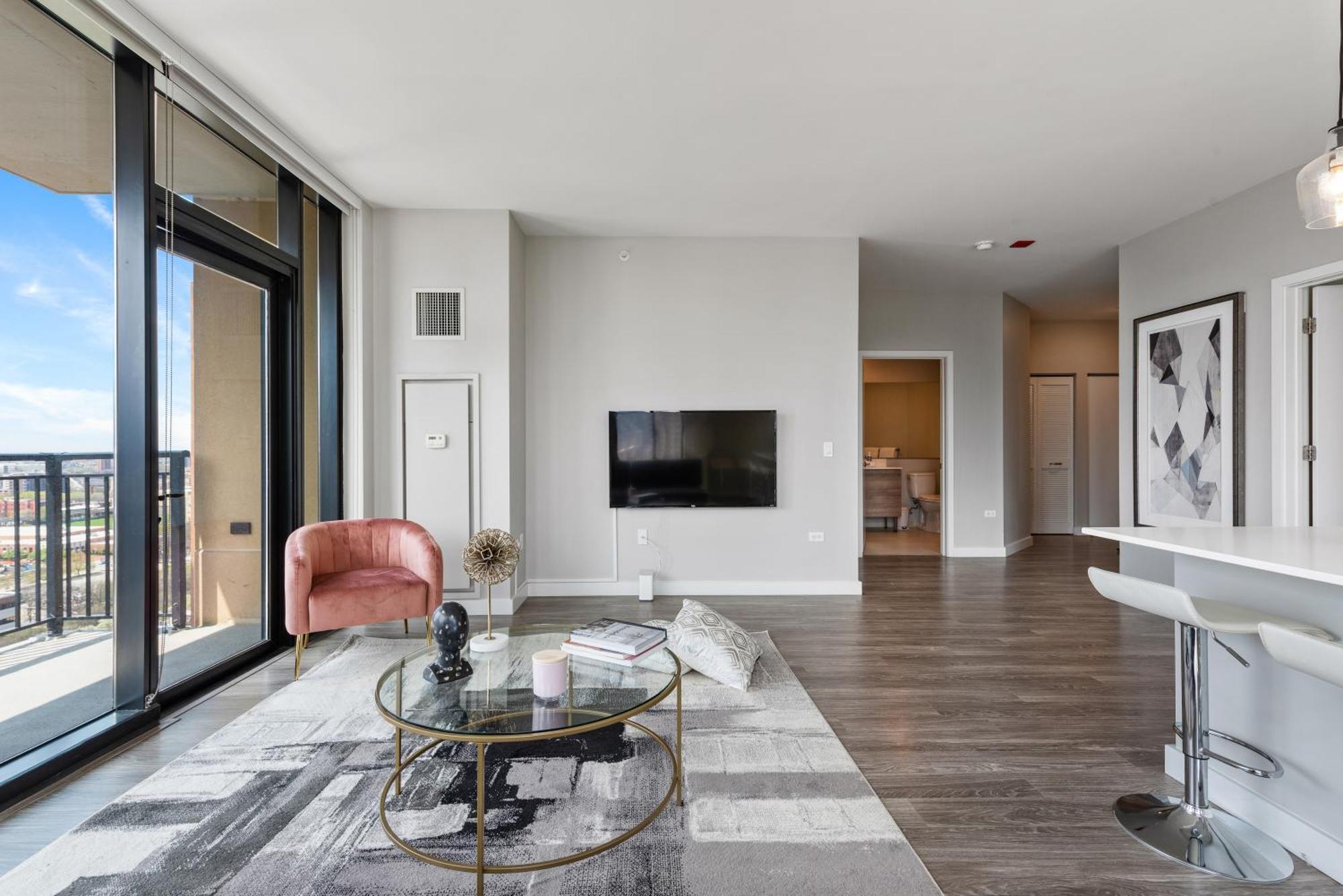 Aurelien Spacious Apartments In The Heart Of Gold Coast Чикаго Екстериор снимка