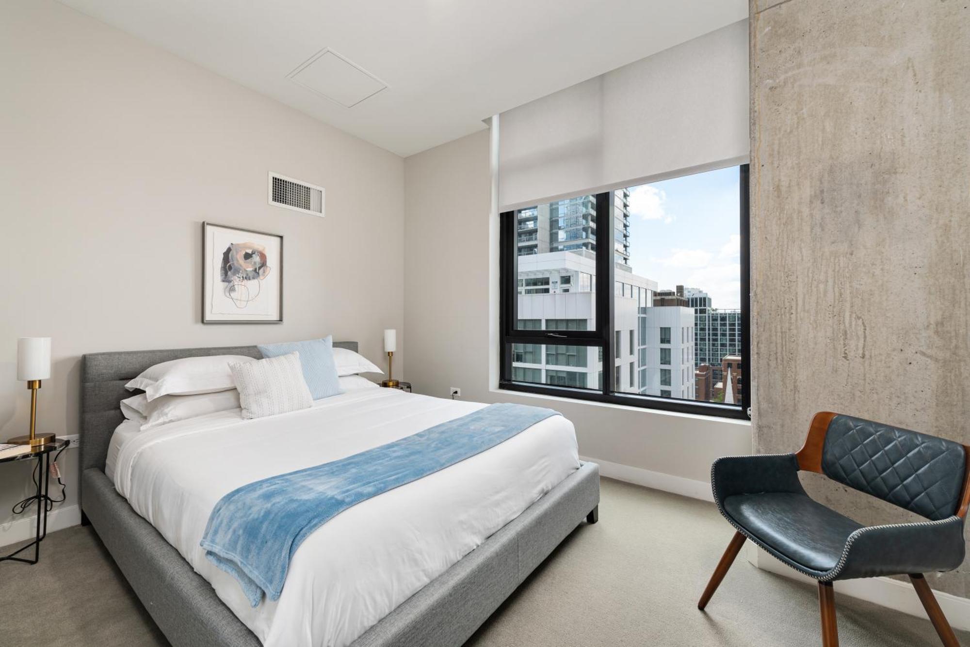 Aurelien Spacious Apartments In The Heart Of Gold Coast Чикаго Екстериор снимка