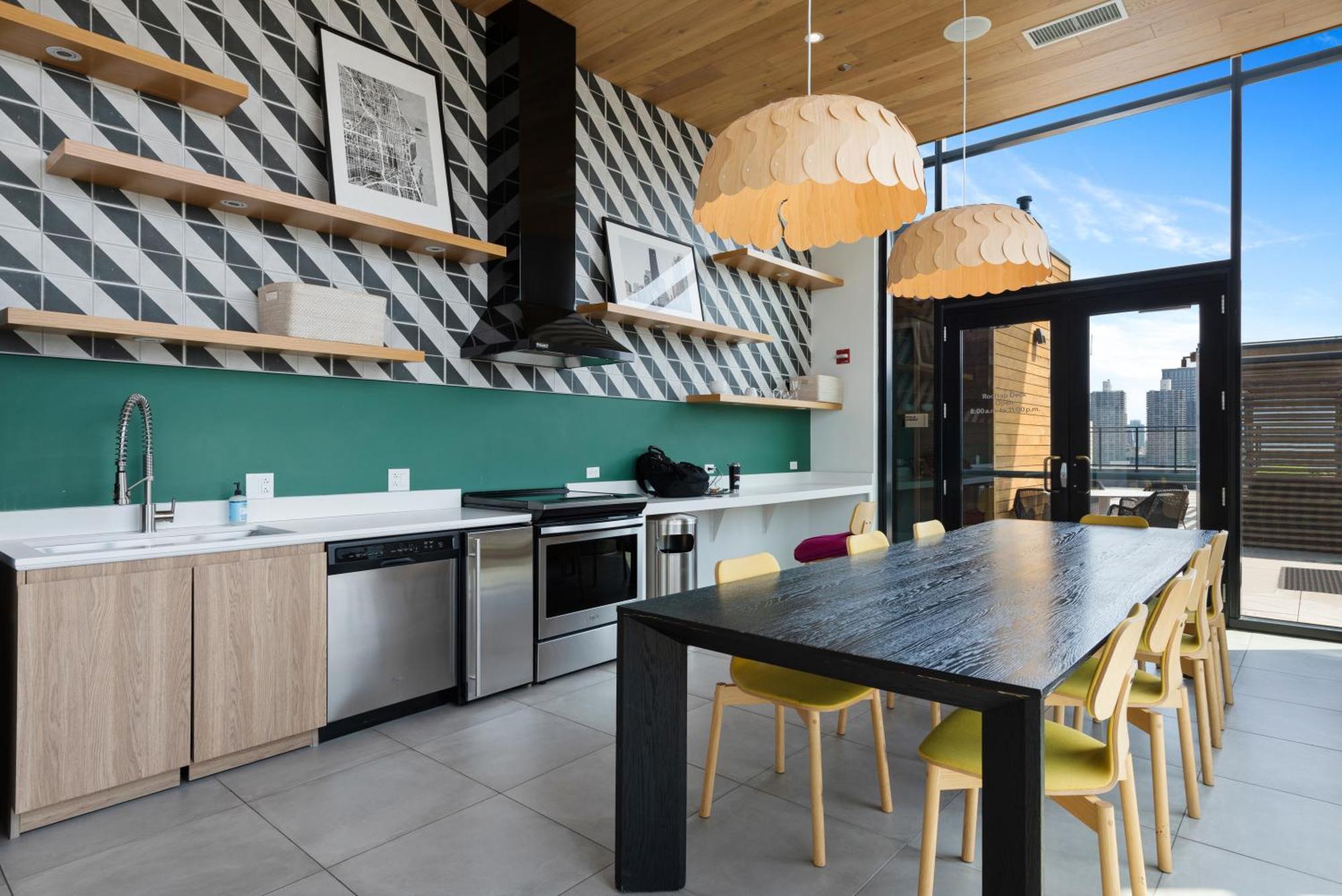 Aurelien Spacious Apartments In The Heart Of Gold Coast Чикаго Екстериор снимка