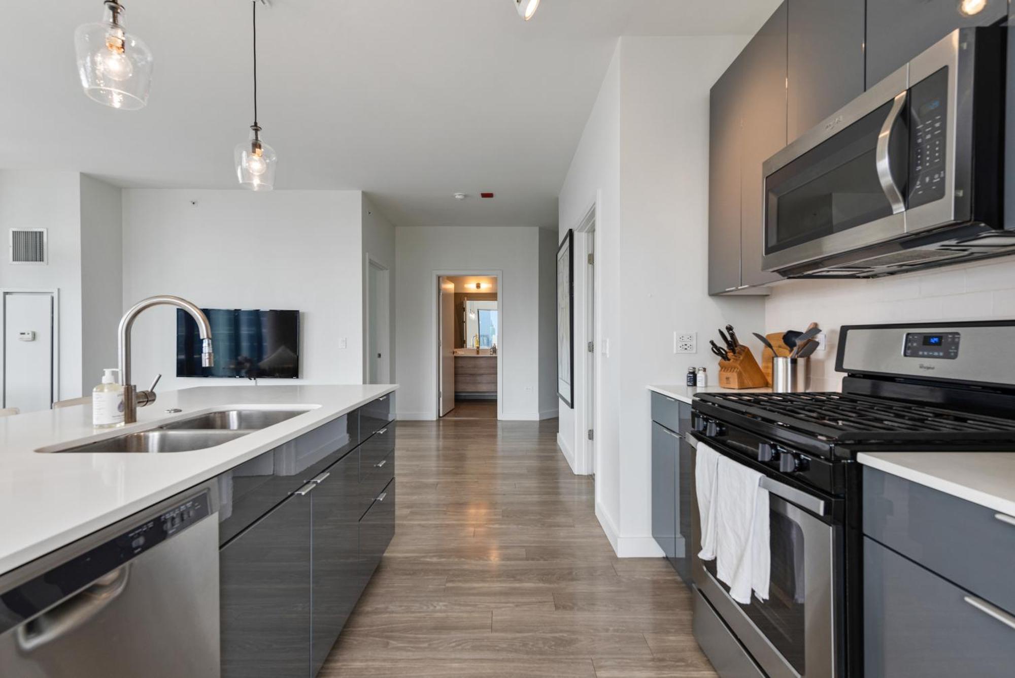 Aurelien Spacious Apartments In The Heart Of Gold Coast Чикаго Екстериор снимка