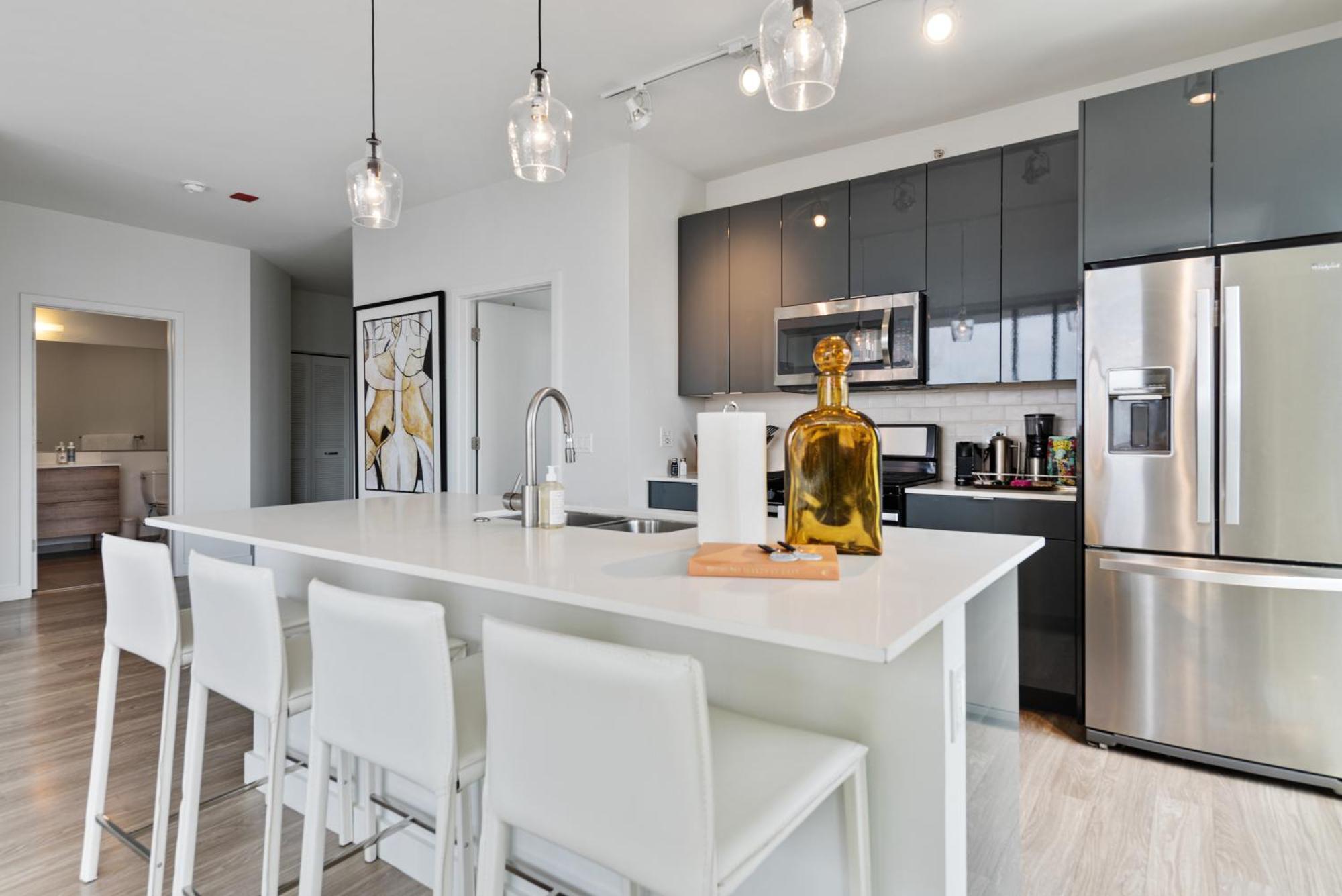 Aurelien Spacious Apartments In The Heart Of Gold Coast Чикаго Екстериор снимка