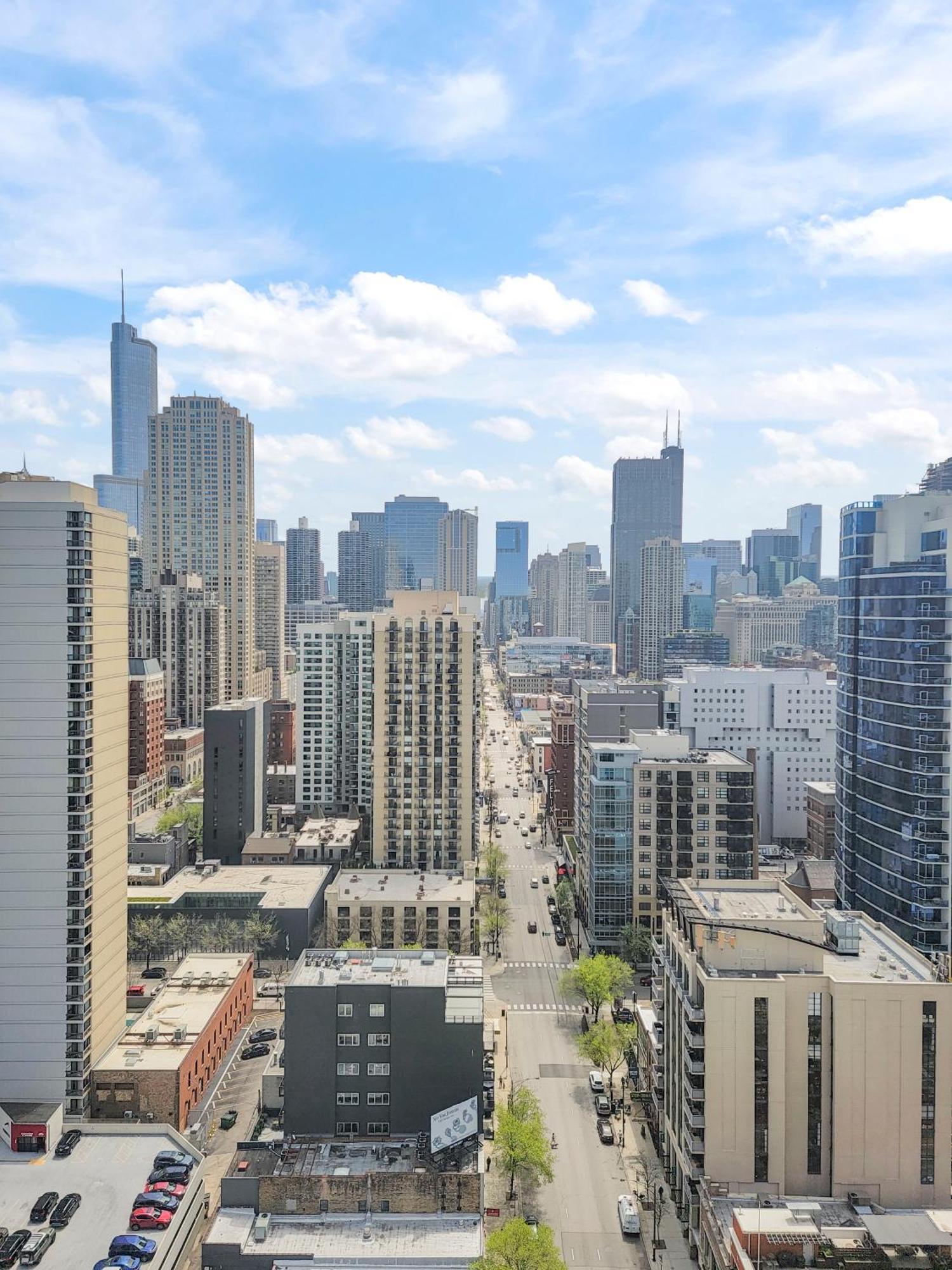 Aurelien Spacious Apartments In The Heart Of Gold Coast Чикаго Екстериор снимка